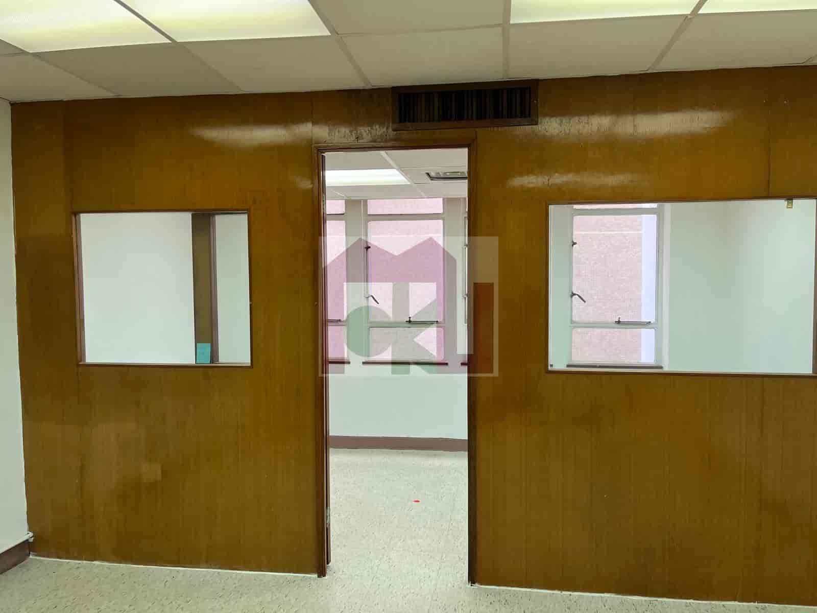 Budget Office for Rent in Cheung Sha Wan - Hang Seng Castle Peak Road Building 408 sq.ft. (Ref:107601) | Moku Property
